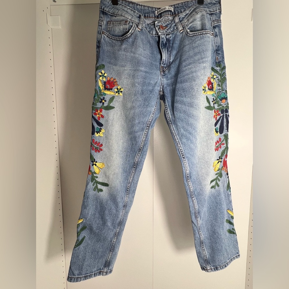 Zara Cropped Straight Leg Jeans with Floral Embroidery
